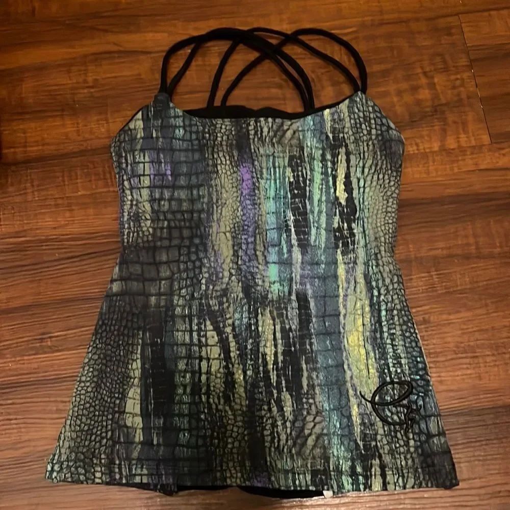 Equilibrium Activewear - Long Top - Tight Bra Athletic Wear - LIKE NEW